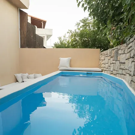 Apartment Quintana, A Junior With Private Pool! Argiroupolis