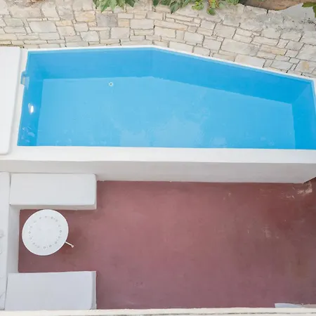Apartment Quintana, A Junior With Private Pool!