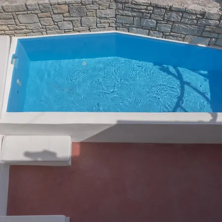 Quintana, A Junior With Private Pool!