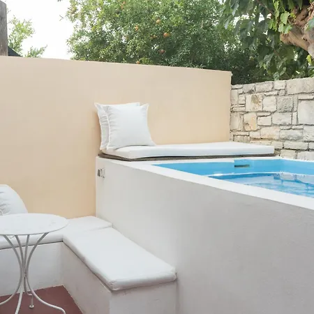 Quintana, A Junior With Private Pool!